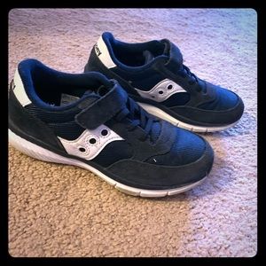 Boy’s navy Saucony classic sneakier - worn twice